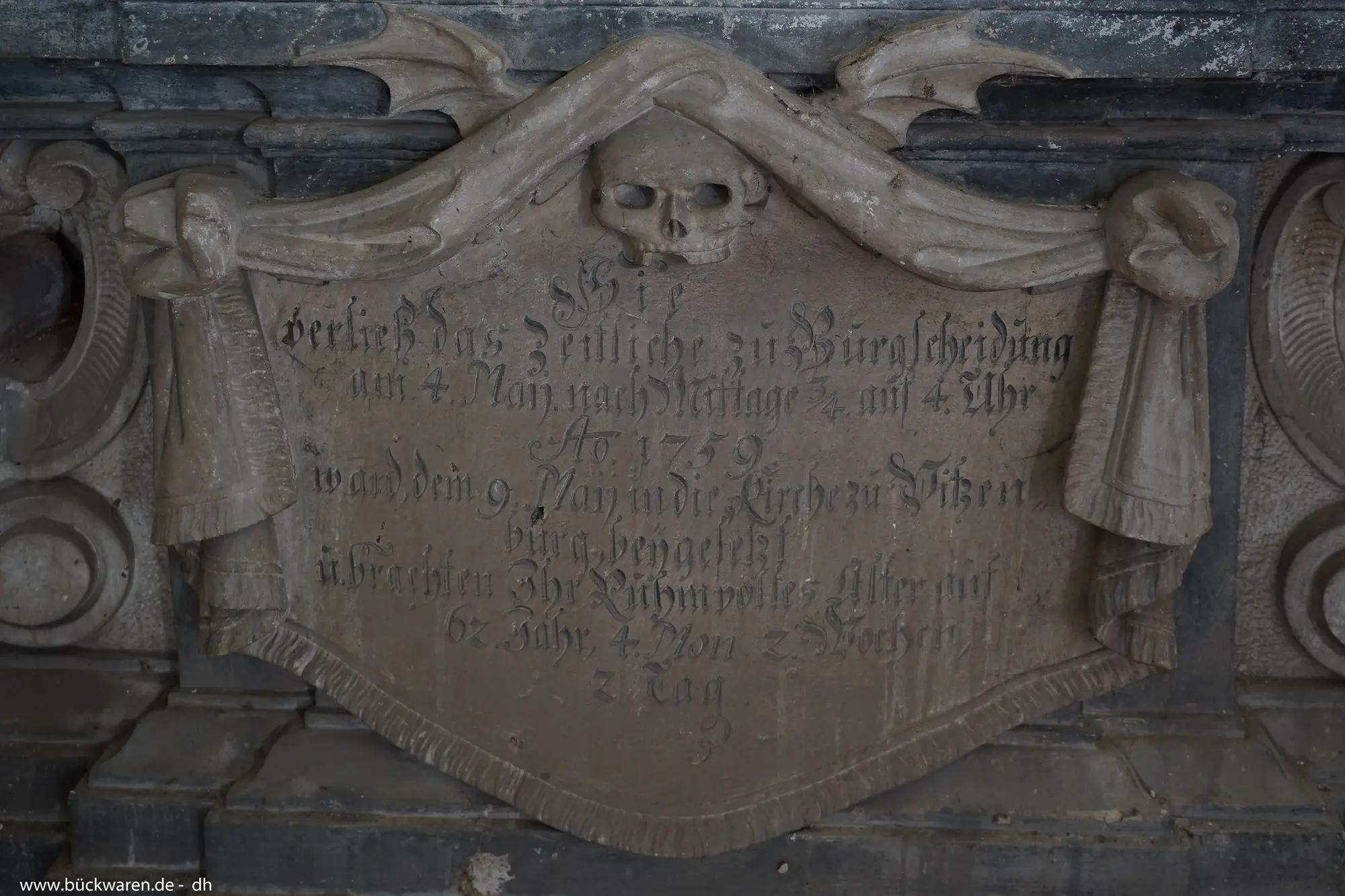 Epitaph mit Totenkopf, Anno 1759.