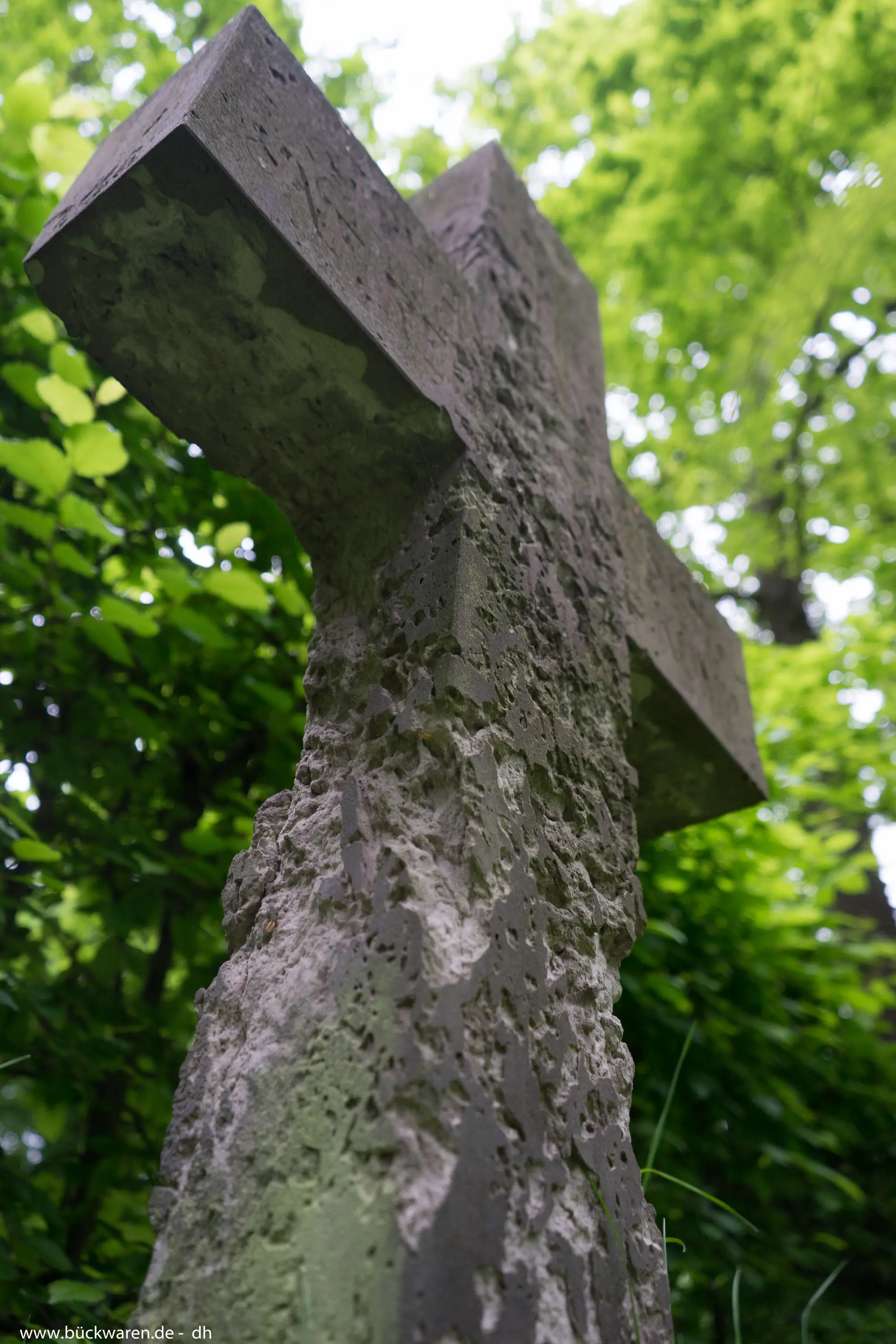 Dasselbe Kreuz, näher.