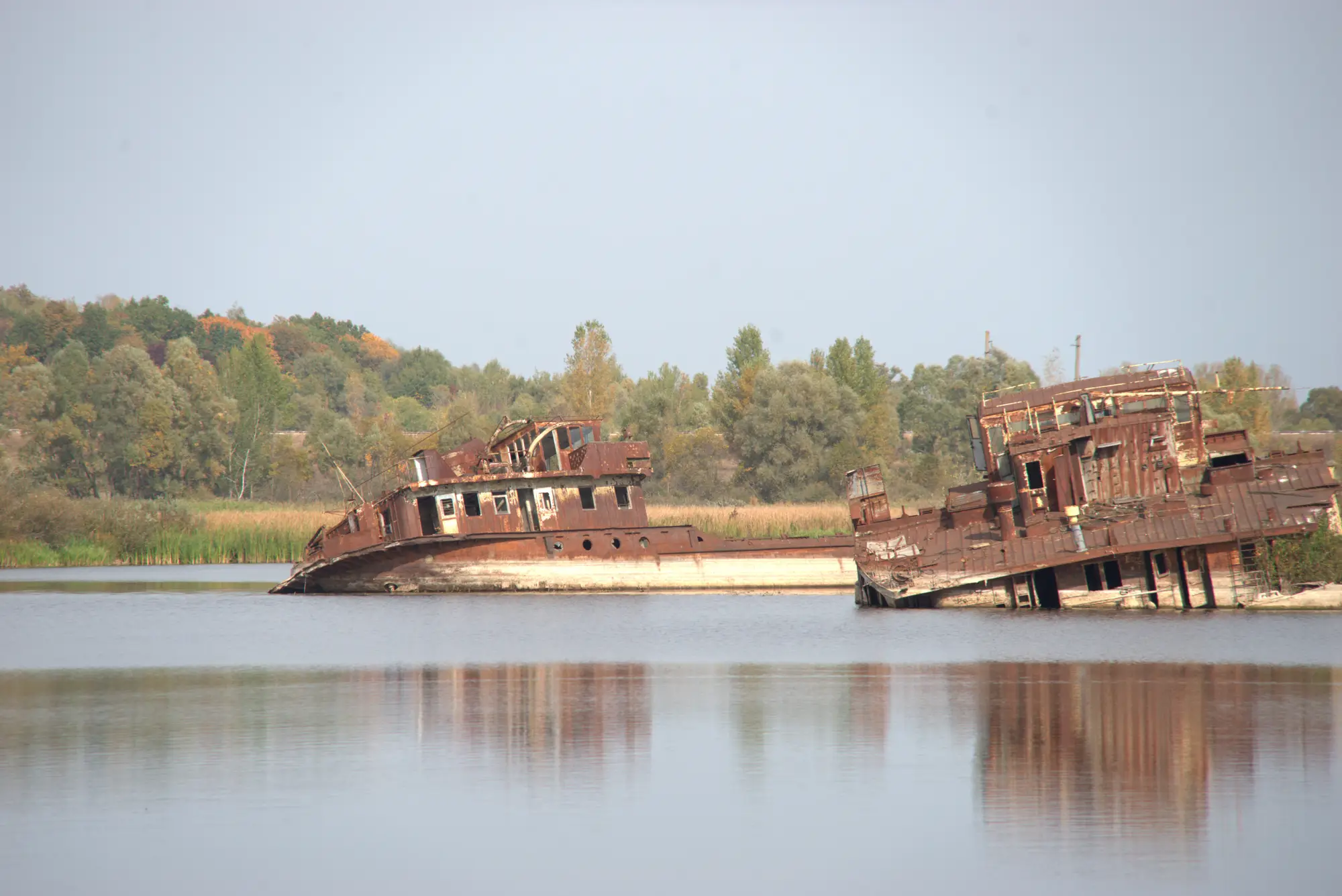 Zwei weitere. Der Hafen ist geräumt, das Wasser nicht.