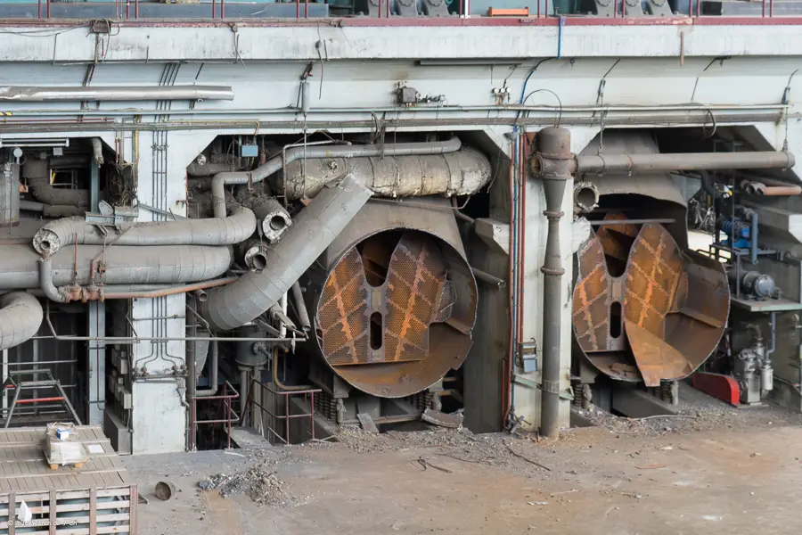 Die Brenner sind ausgebaut. Der Rost übernimmt.